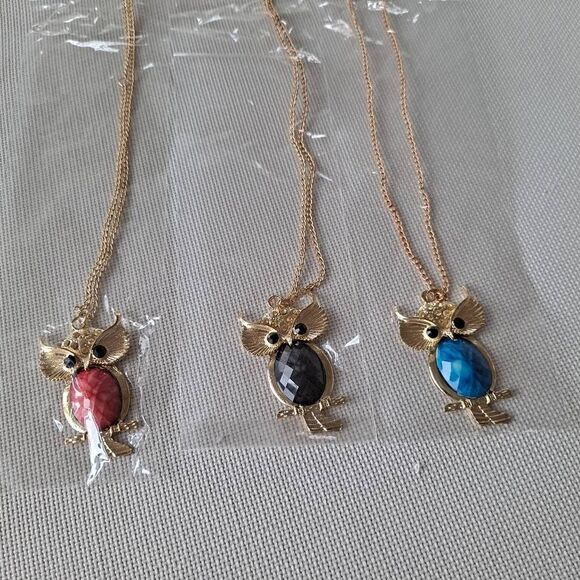 3 Owl pendant Necklace & earring sets Nwt - Picture 2 of 4